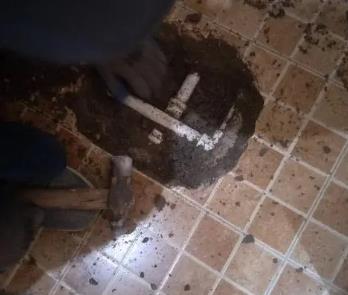 康乐卫生间漏水维修公司为您分享下卫生间渗水如何处理及注意事项